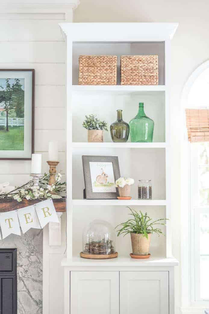 Spring Family Room Decor | Be inspired to decorate for Easter with these fresh and nature-inspired ideas for Spring family room decor.